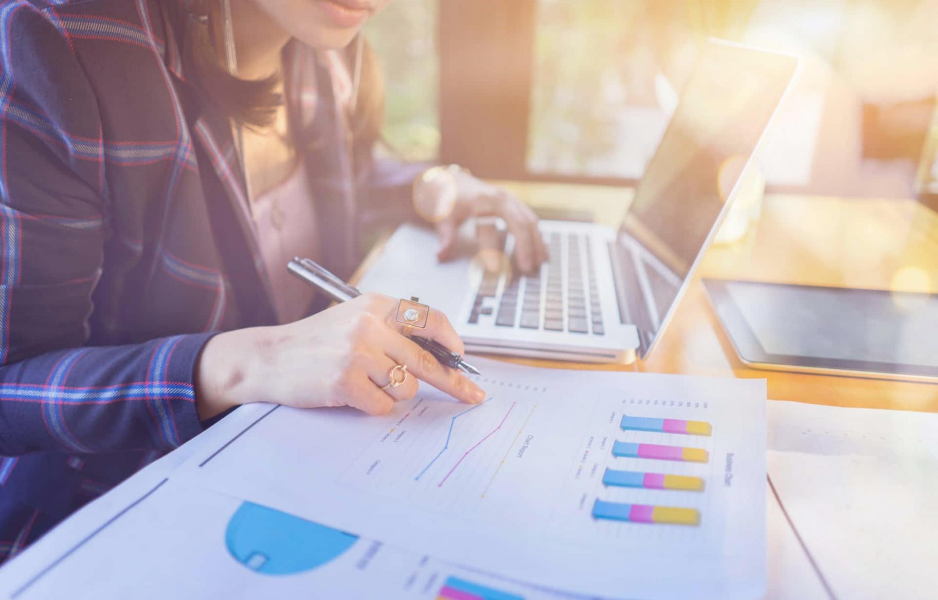 Strukturierte Lernmethoden und Webinar-Programme für persönliche Entwicklung